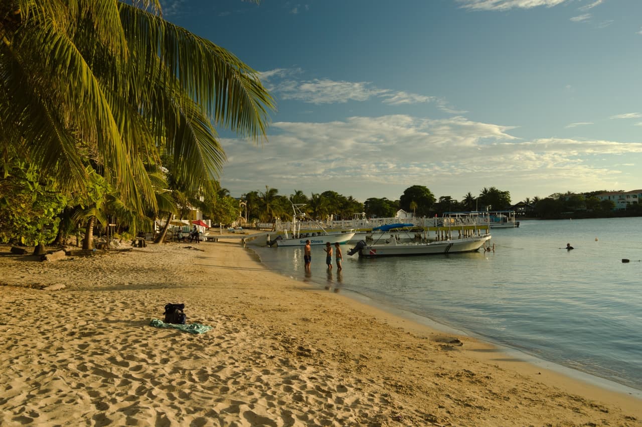Half Moon Bay, Roatan.