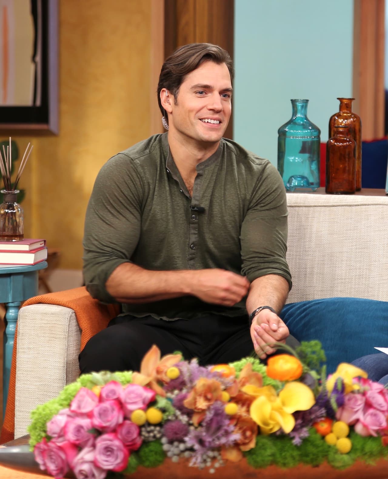 Antes de despedirse, Henry aceptó cumplir el sueño de una de las productoras del show, quien deseaba conocerlo en persona.