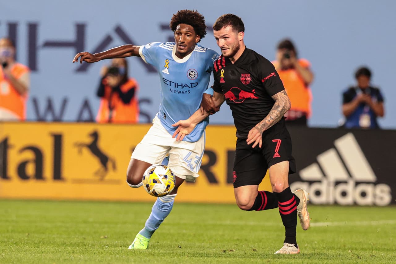 El marcador permite a New York Red Bulls seguir batallando por un lugar en los Playoffs de la Conferencia Este.
<br>