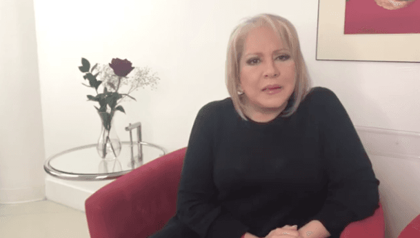 Nancy Álvarez: "Me da mucha vergüenza lo que está pasando... el desastre en que se ha convertido la violencia en Estados Unidos".