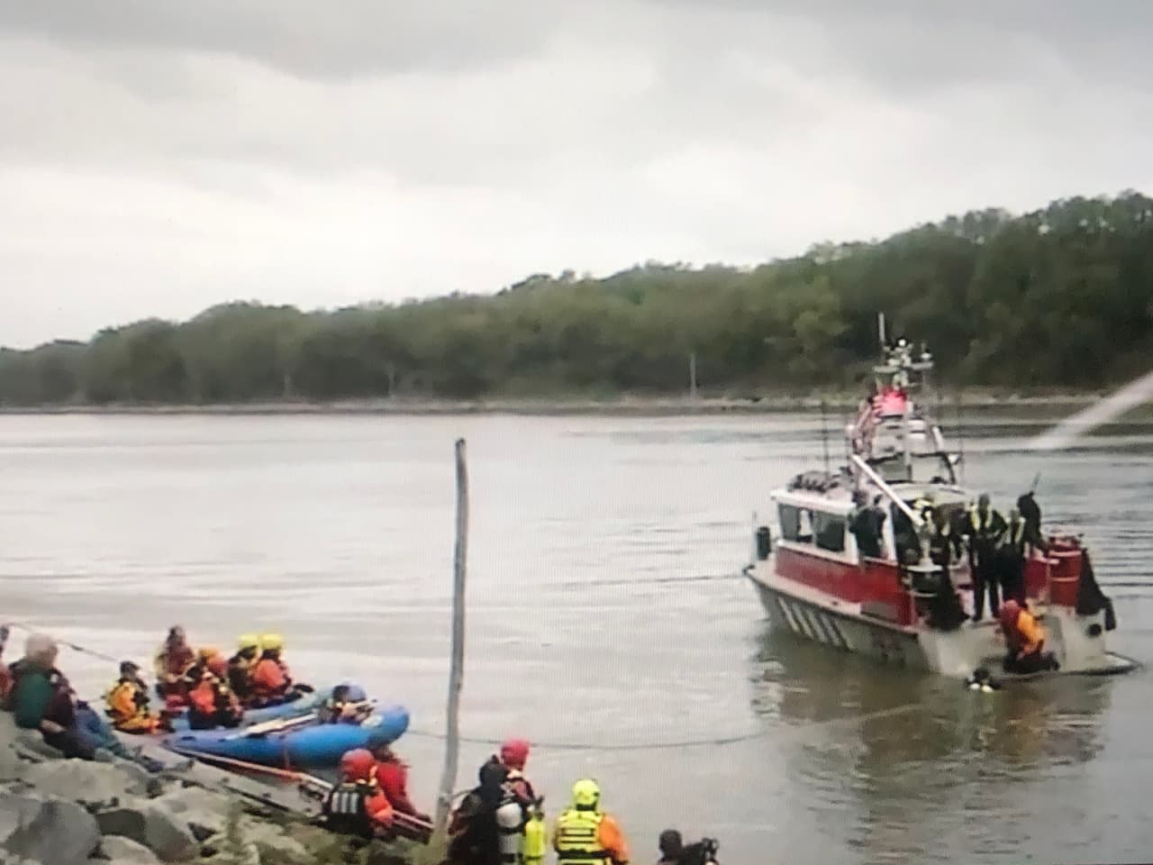 Trágico viaje familiar: tres muertos y un niño desaparecido en accidente en Delaware 