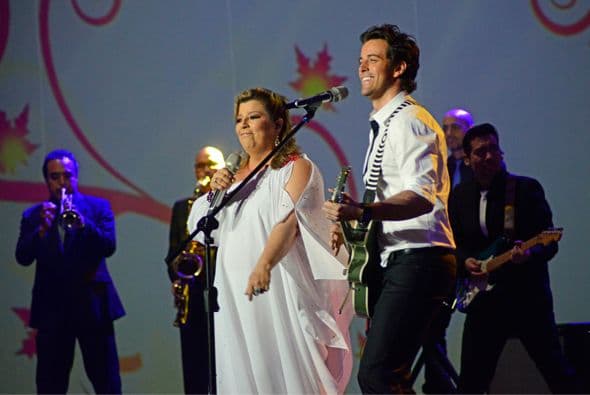 Interpretaron el tema de la serie "Como Dice El Dicho".