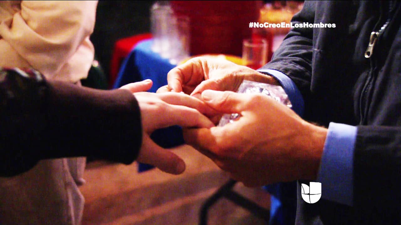 El anillo era precioso. El pobre se quedó con el corazón destrozado con tu respuesta.