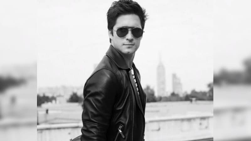 A Diego Boneta se le rompió el pantalón mientras bailaba