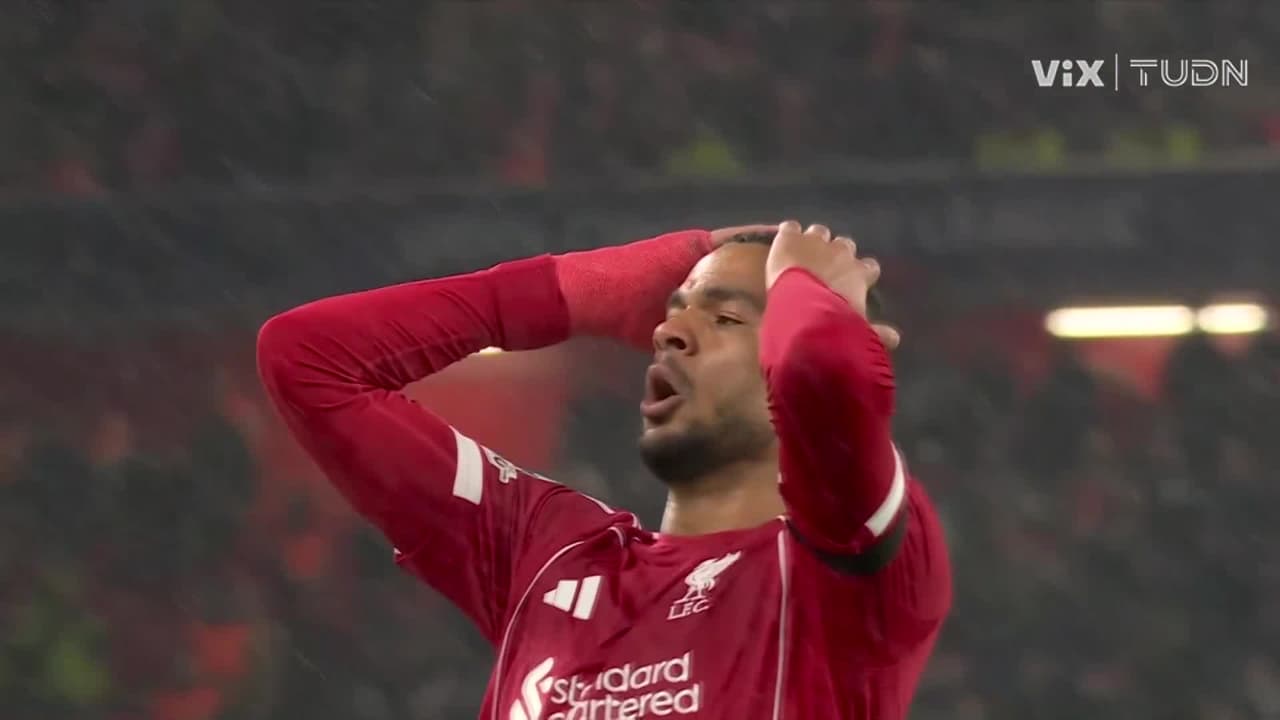 ¡Tremendo disparo de Cody Gakpo, pero Safónov nos regala una buena atajada!