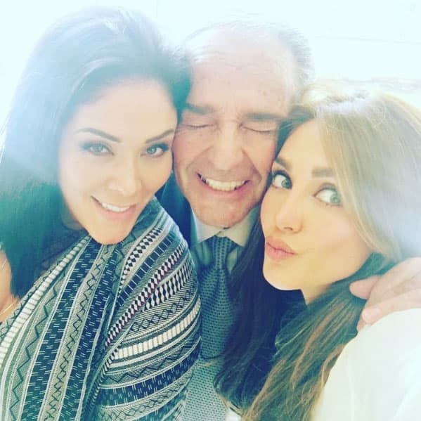 Su hermana Marichelo también saltó de la emoción de que su hermanita la haría tía.