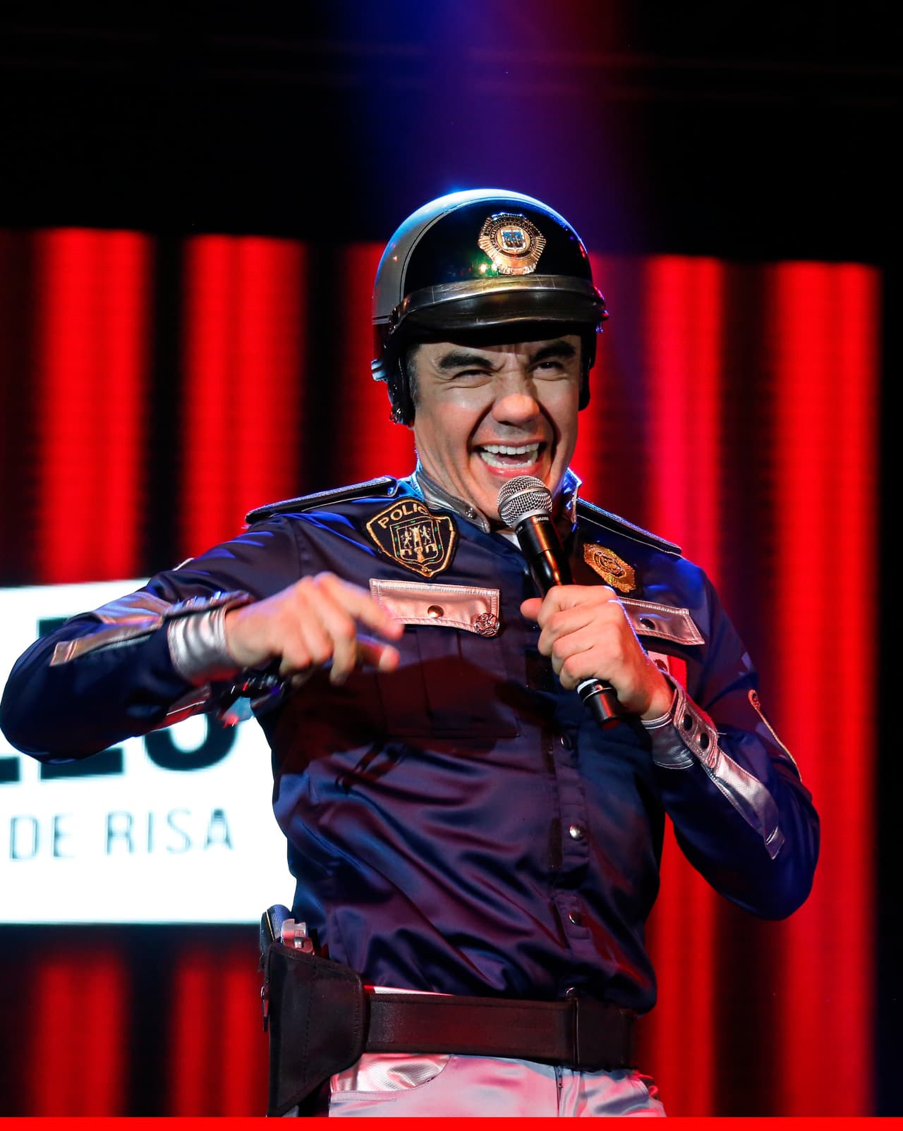 'Poncho Aurelio', un policía de tránsito muy corrupto que con las frases: "Pongasé la del Puebla" o "mejor deme una Sor Juana" busca conseguir 'mordidas' a como dé lugar, fue el personaje con el que se dio a conocer en la televisión hace más de 20 años.