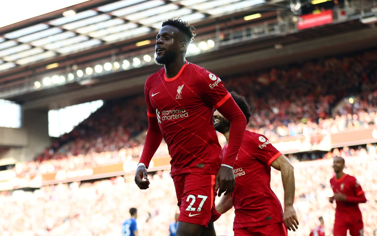 Liverpool derrotó al Everton gracias a los goles de Andrew Robertson y Divock Origi.