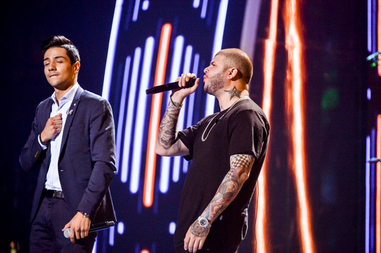 Compartió escenario con Farruko, y ambos se preparan para dar una presentación memorable.