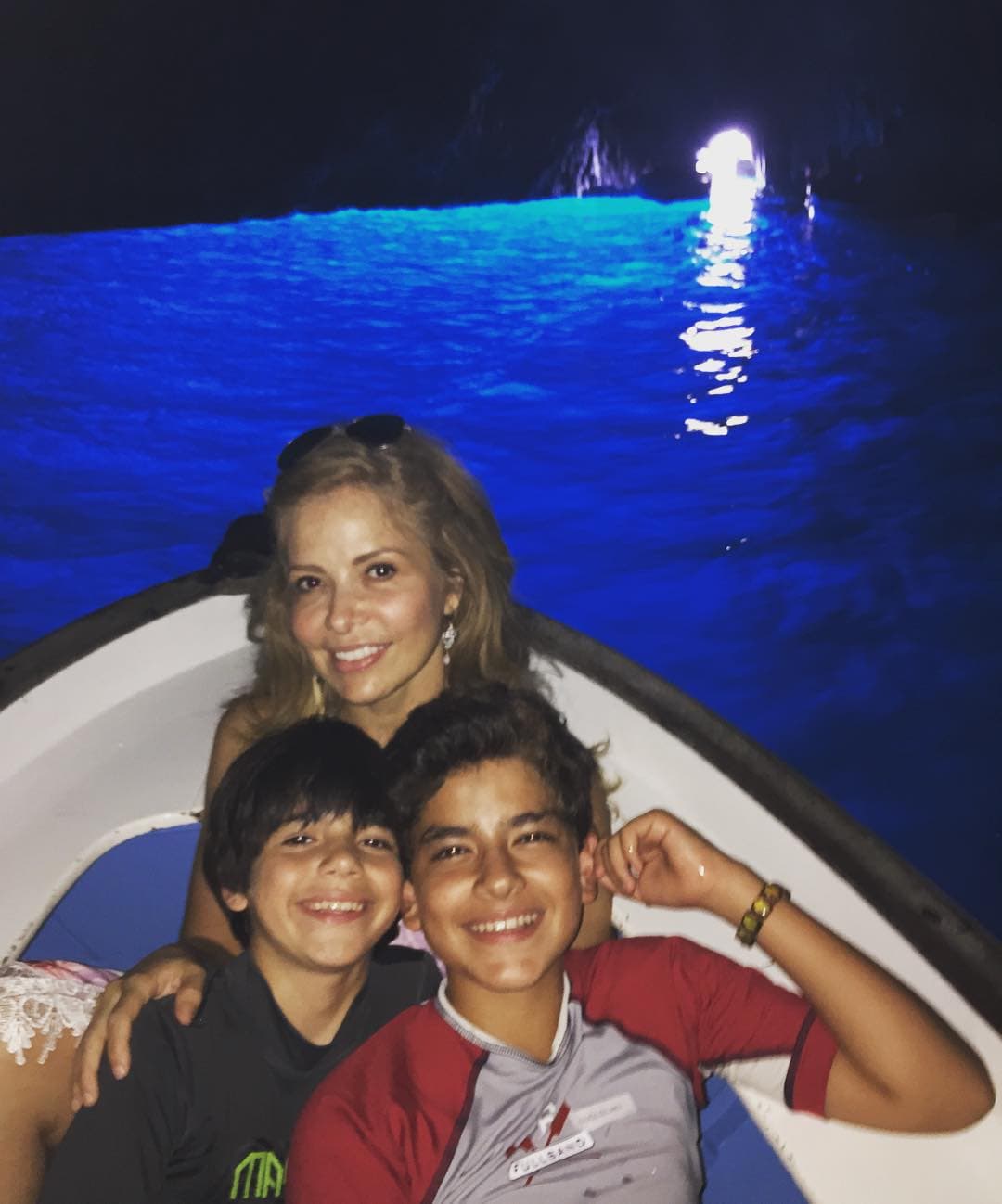 La cantante ha viajado por el mundo acompañada de sus dos hijos.