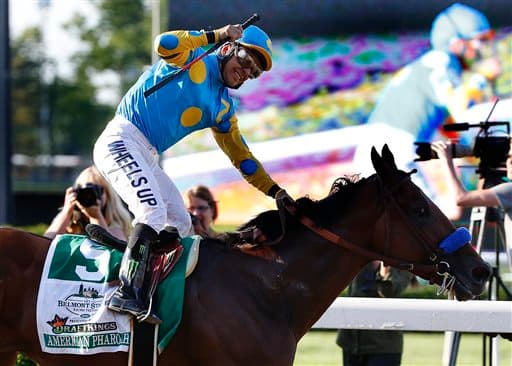 Victor Espinoza y American Pharoah logran la Triple Corona