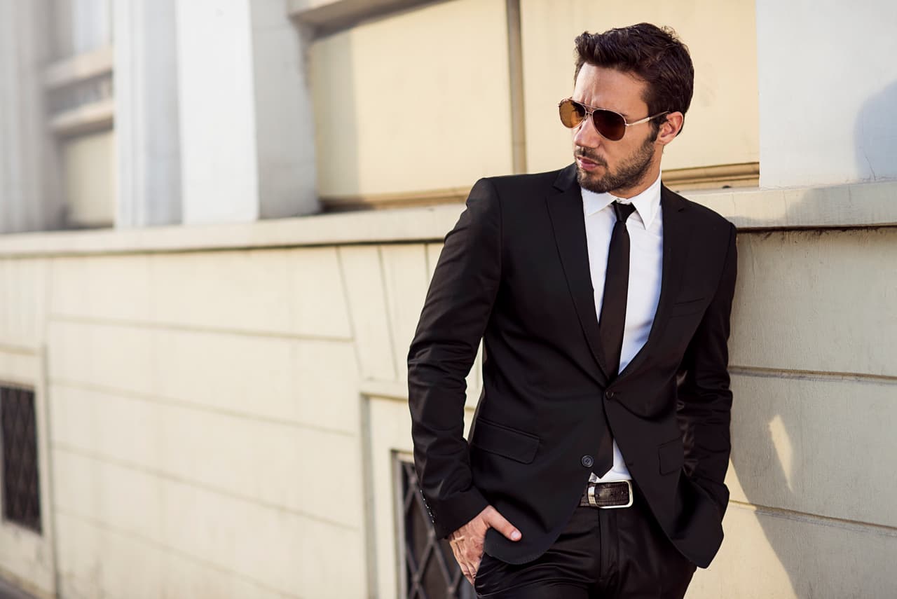 Ayúdale a tu papá a conseguir el entalle perfecto, los trajes y toda la ropa luce mejor si le queda a la medida, ni más grande ni más chica.