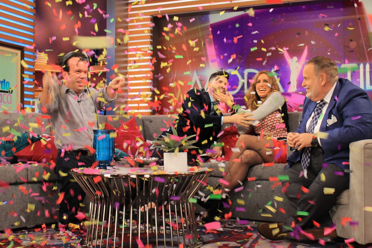 Estas fueron las sonrisas que arrancaron a Lili, Raúl, Carlitos y el propio Jomari la colorida sorpresa de bienvenida.