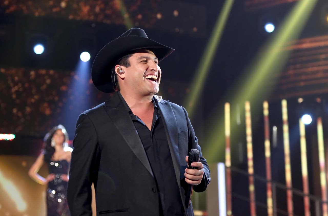 Julión Álvarez fue vocalista de Banda MS por tres años y medio, cuando se dio la oportunidad de irse como solista.