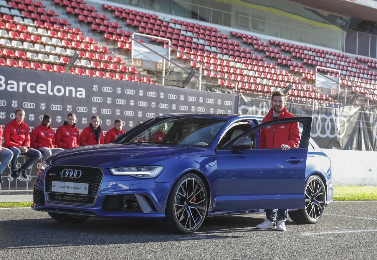 Para la temporada 2017/2018, el argentino se inclinó por un modelo con una actitud más deportiva, pero siempre con un diseño versátil por si tenía que salir con la familia: un Audi RS6 Avant Performance. Esta unidad contaba con un motor V8 de 4.0 litros capaz de generar 605 caballos de fuerza. Aceleraba de 0 a 62 mph (100 km/h) en 3.7 segundos y alcanzaba una velocidad máxima de 155 mph (250 km/h).
