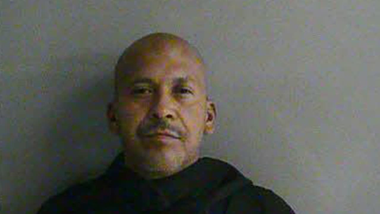 En el asiento frontal viajaba Juan Antonio Castillo y en la parte trasera, cuatro personas más.