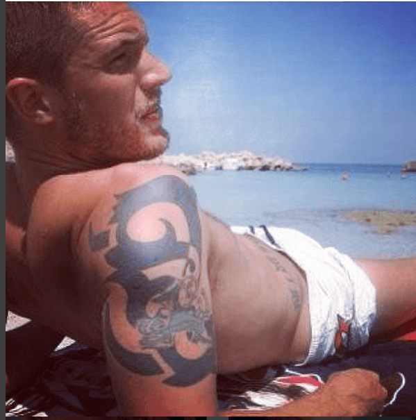 Resulta que él llegó al primer día de grabación sin haber leído el guión de la cinta.