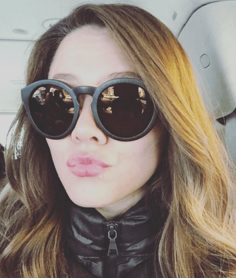 Se ve muy linda sin tanta producción, ahora habrá que ver con qué vestuario nos sorprende.