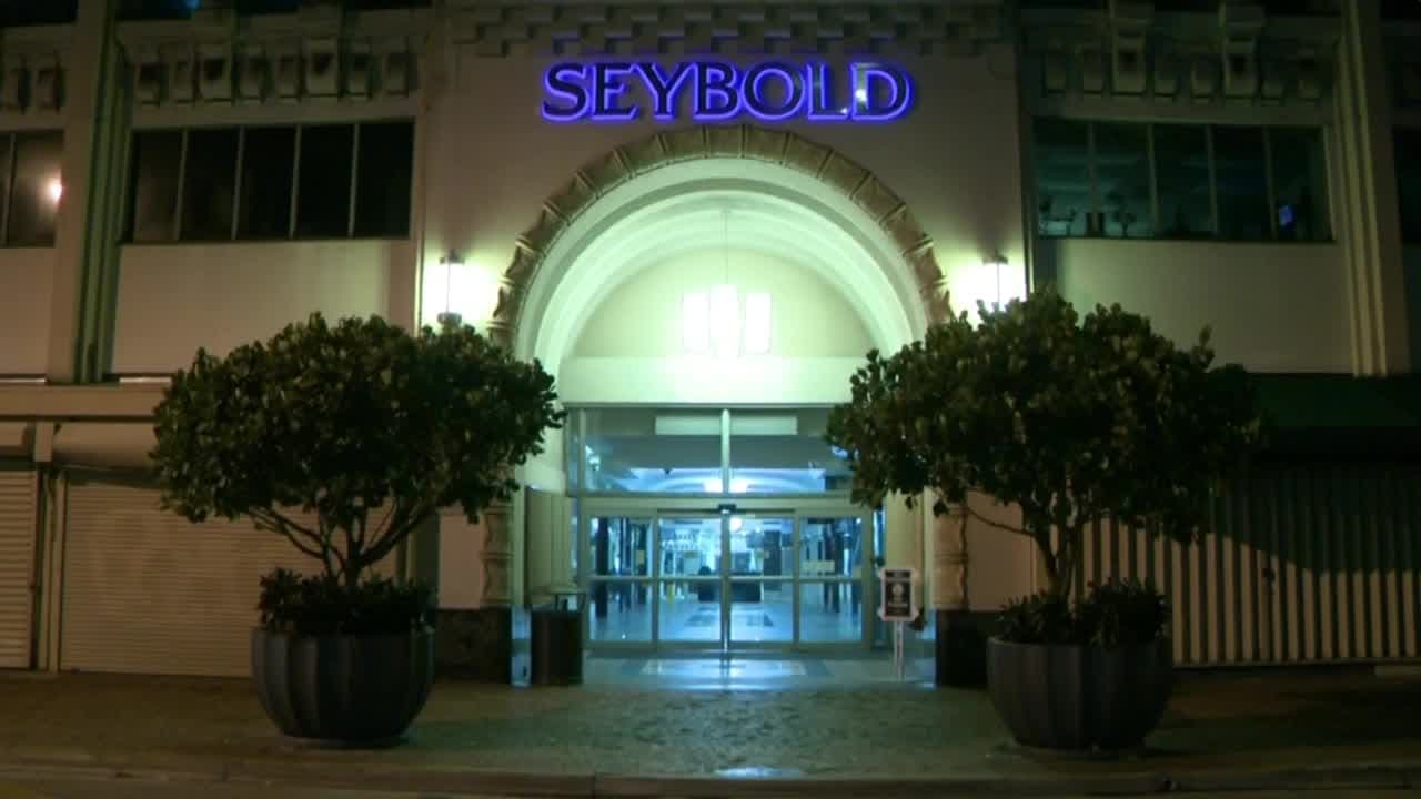 Agentes de Homeland Security en Miami investigan en el segundo centro de ventas de diamantes de EEUU