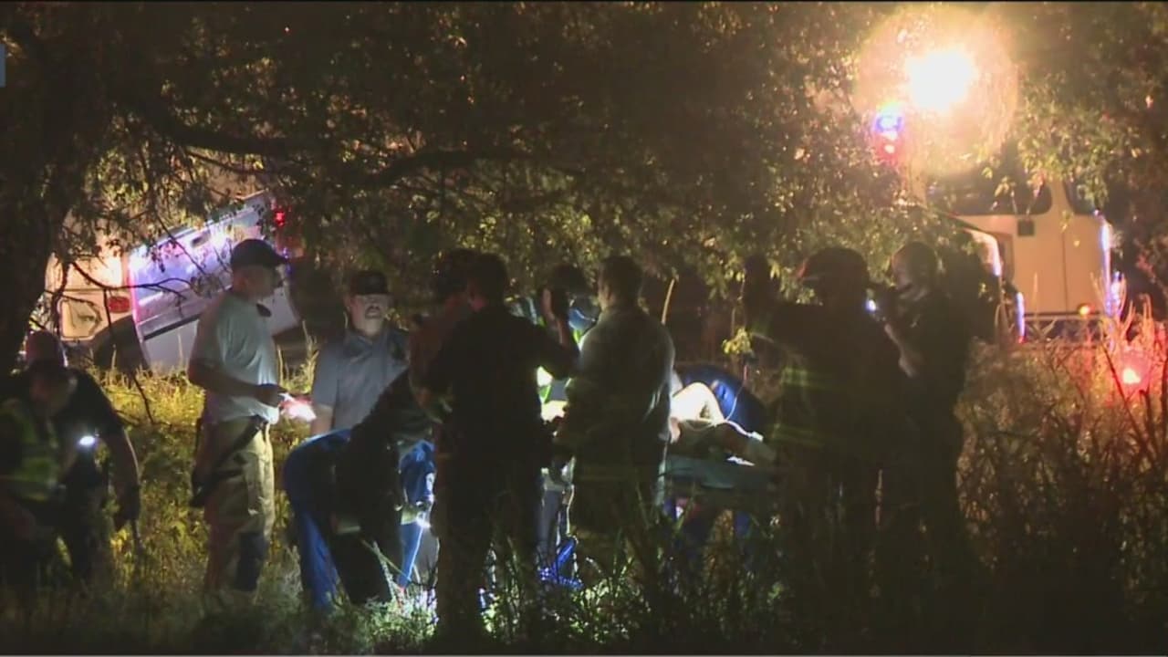 Muere el indigente del accidente en el que un vehículo se incendió al chocar contra un árbol 