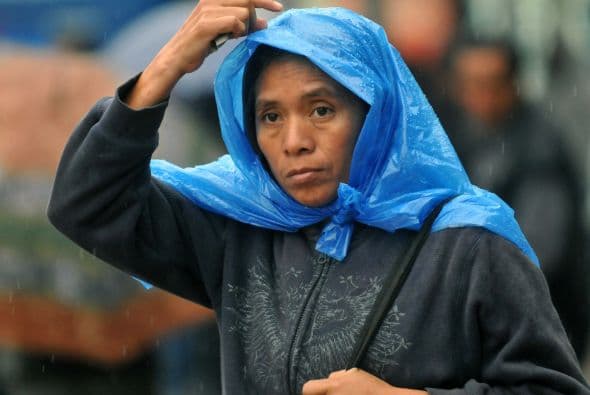 La tormenta ha dejado, además, un saldo preliminar de 404 personas evacuadas y 368 albergadas en Honduras, lo mismo que algunos derrumbes de tierra, daños en dos puentes y algunos cultivos agrícolas.