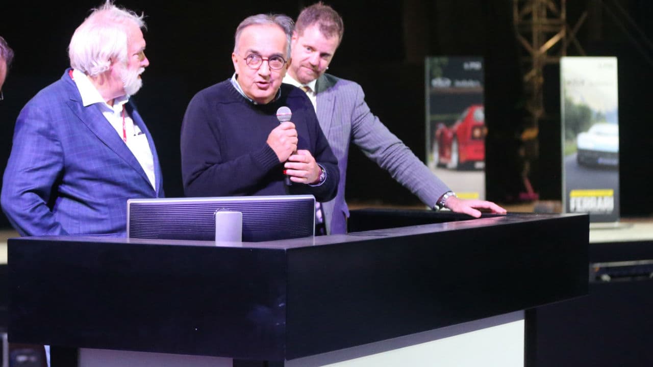 No podía faltar la presencia de Sergio Marchionne, el mandamás de
<b> Grupo FIAT Chrysler Automobiles (FCA)</b>, en la celebración y subasta que en total recaudó más de 60 millones de dólares entre venta de autos y otras actividades.