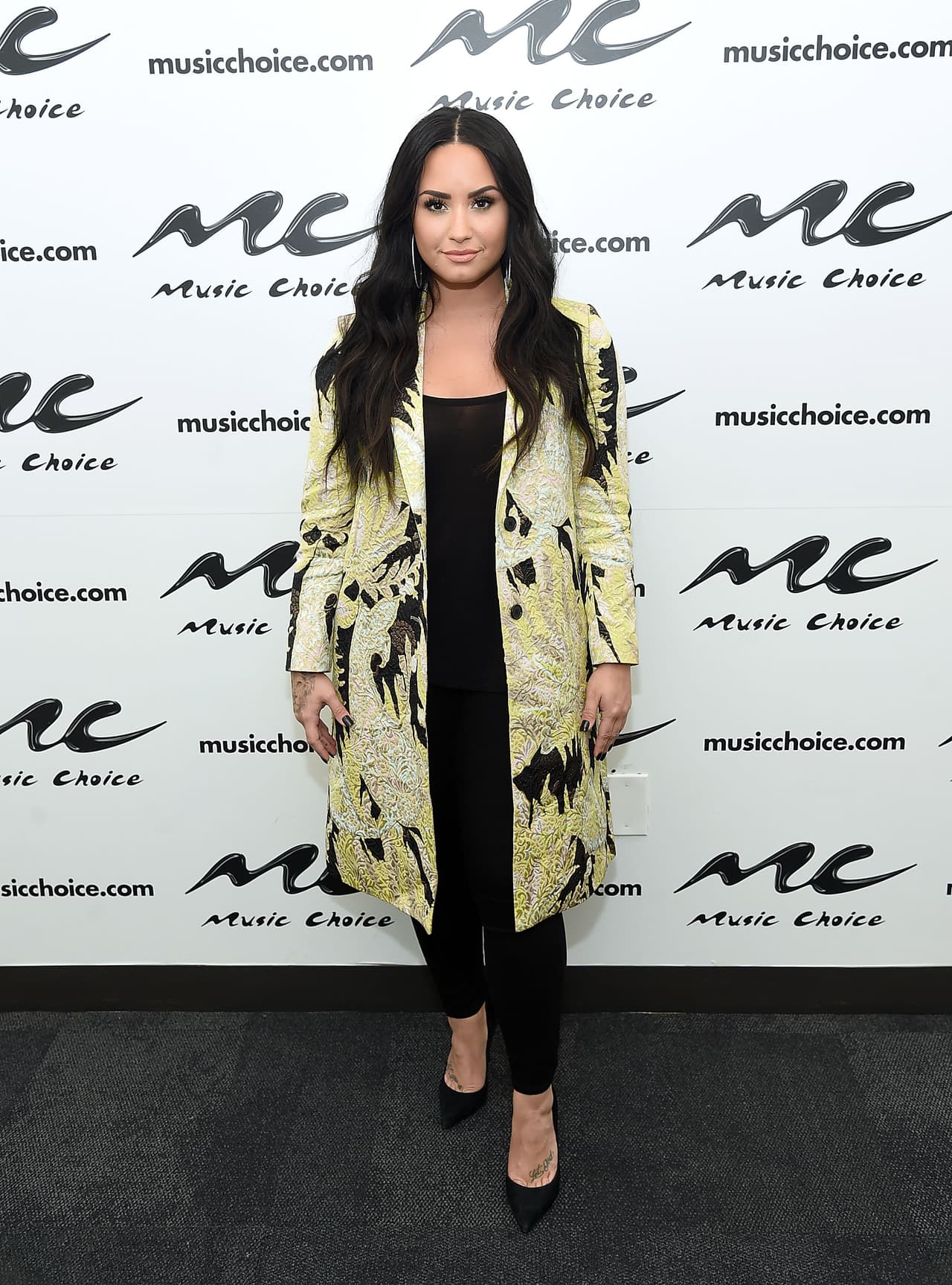 Lovato, de 27 años, compartió la noche del miércoles 20 de noviembre una imagen con la que hizo pensar que estaba embarazada.
<br>