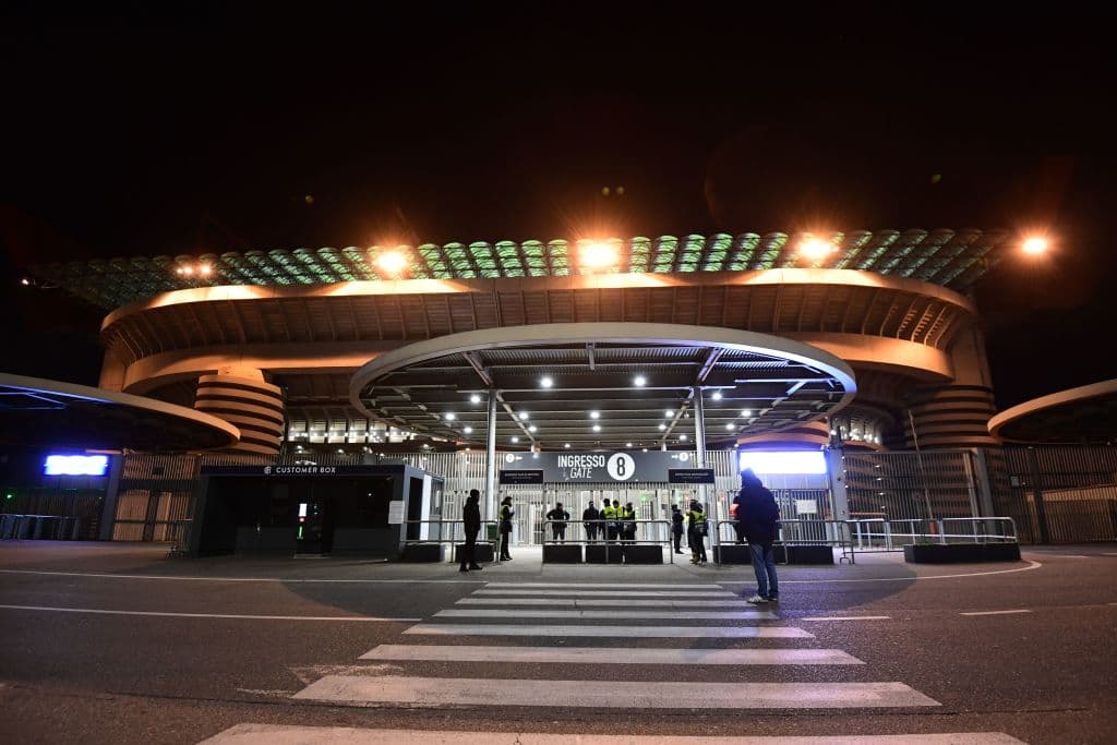 Tras la amenaza latente del coronavirus en Italia, jugadores del Ludogorets llegaron con mascarillas al partido contra el Inter a puerta cerrada.