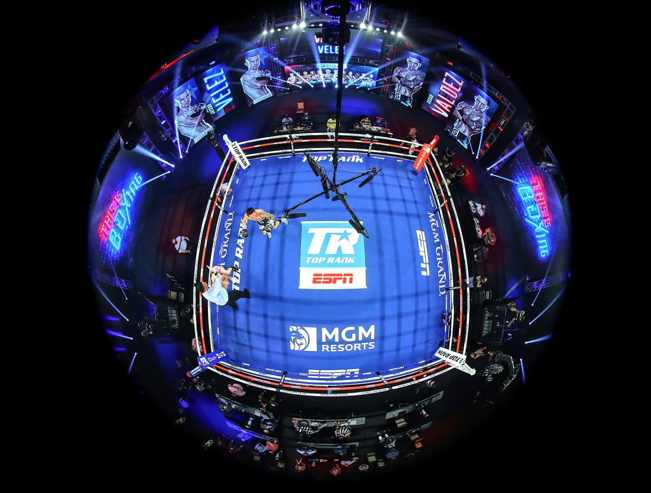 La esperanza de Puerto Rico, Edgar Berlanga, sumó su nocaut 14 consecutivo en el primer round.