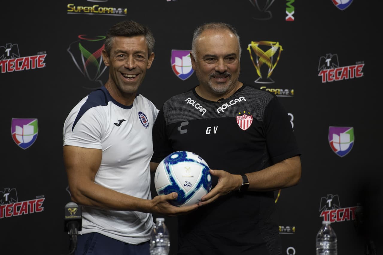 Con Memo Vázquez, en conferencia de prensa previo al choque de la Super Copa MX 2019.
<br>