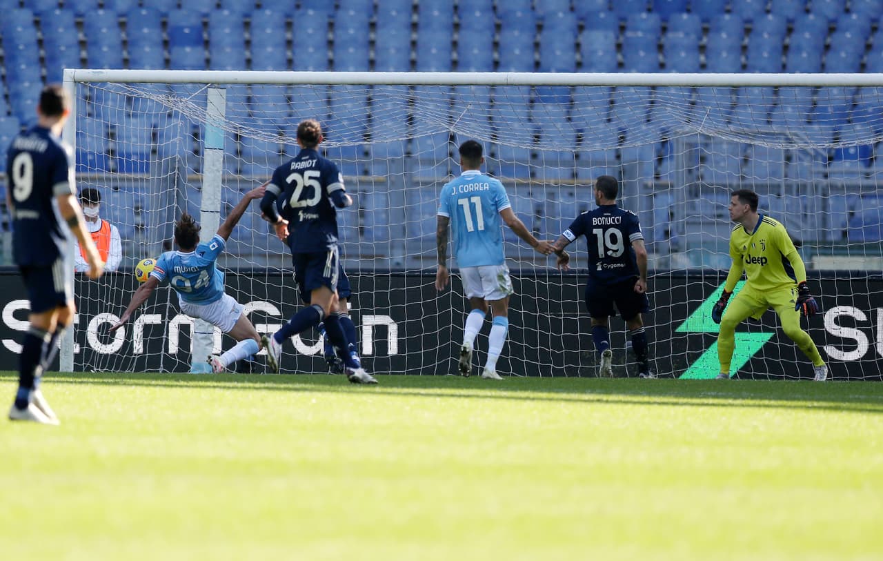 Juventus y Lazio terminan con empate en partido que parecía llevárselo los de la 'Vecchia Signora'. Cristiano Ronaldo le daba la ventaja a su equipo, pero al último minuto, en un toque de genialidad, Felipe Caicedo les roba un punto y anota gol al minuto 95 durante la Jornada 7 de la Serie A.