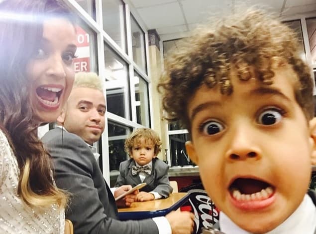 Nacho pasa mucho tiempo de viaje, pero en familia la vida es mejor.