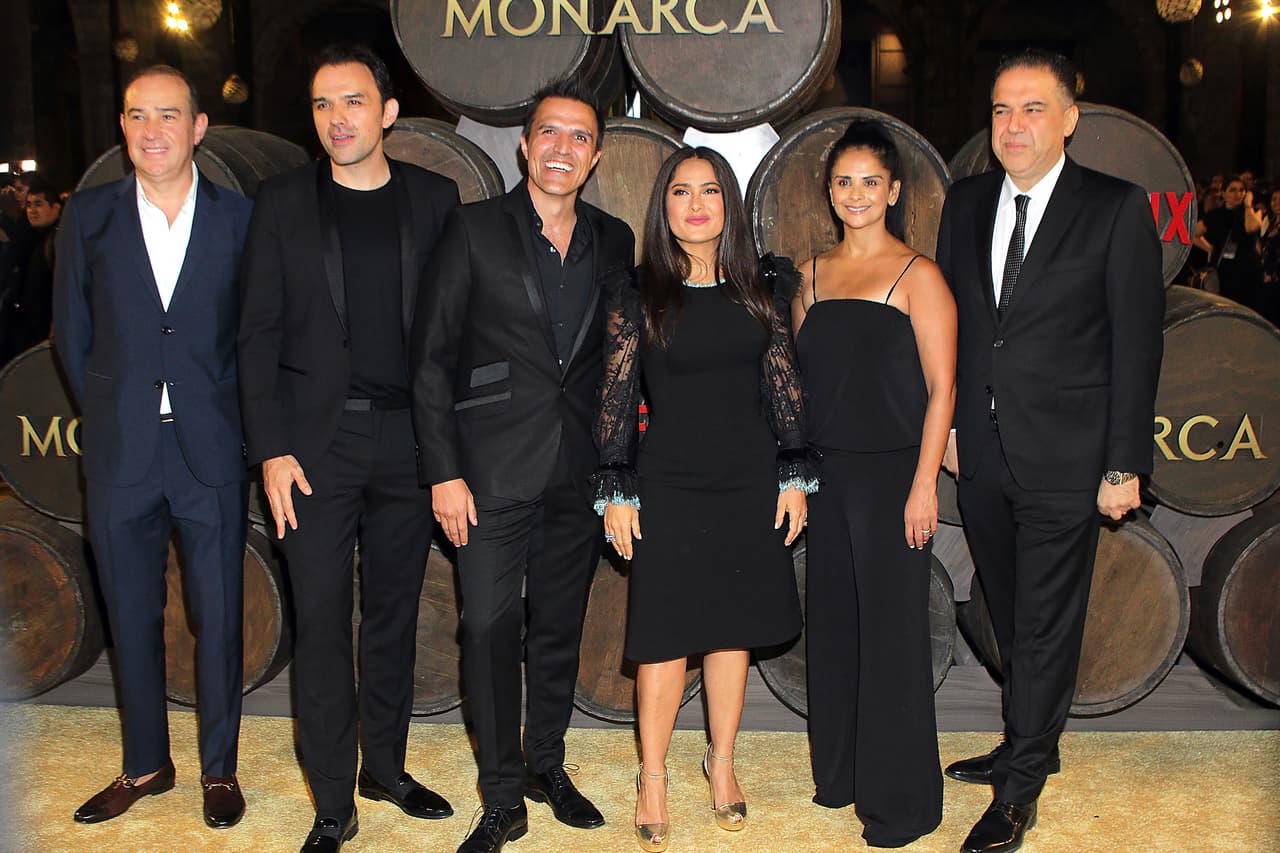 La noche del pasado 10 de septiembre se llevó a cabo la premier de la serie 'Monarca', producida por Salma Hayek y Lemon Studios, compañía de la que son dueños los hermanos Rovzar.