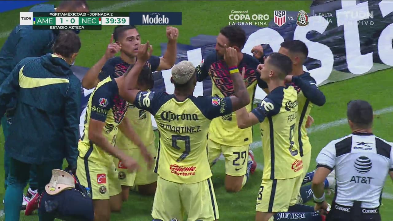 ¡Por ti Zizinho! Salvador Reyes hace el 1-0 de América con dedicación