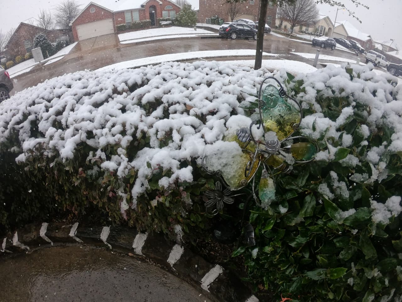 Se espera que durante la madrugada las temperaturas serán congelantes y empeorarán las condiciones en las vías.