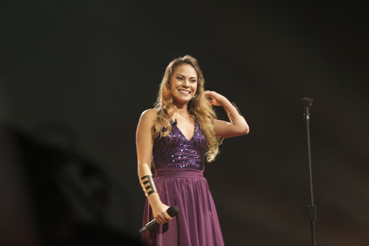 Megamy Bowles emocionó al público con el tema "Vuélveme a querer" de Thalía.