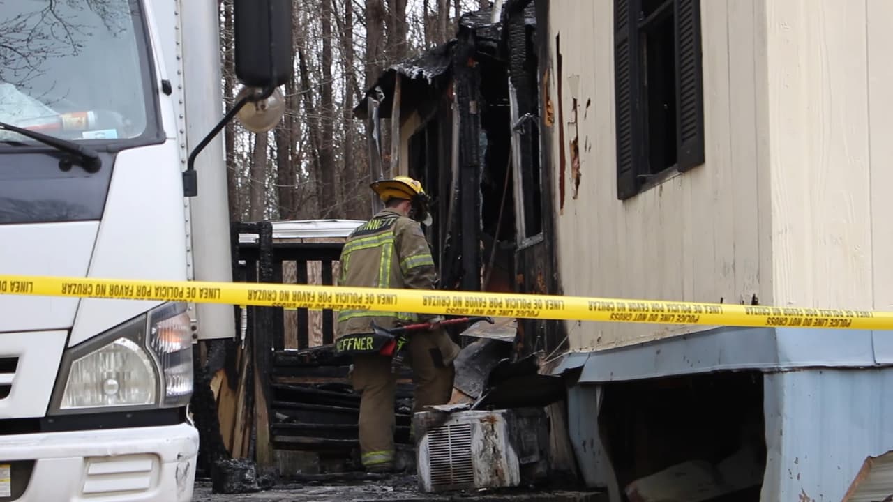 Las tres pequeñas murieron junto a su madre en el incendio de su casa que según los bomberos de Gwinnett inició en la parte trasera de la vivienda.