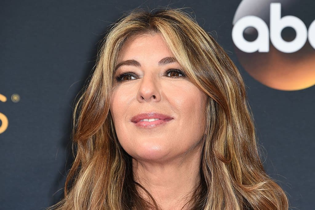 <a href="http://ninagarcia.com/">Nina García</a> con un maquillaje bastante natural y con un peinado con ondas con un estilo despeinado. Perfecto para imitarlo en cualquier ocasión.
<br>