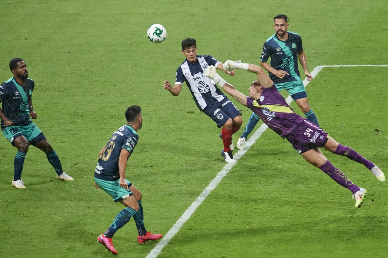 Puebla empata una desventaja de 2-0, fuerzan los penales y se quedan con la clasificación al imponerse 4-2 a Monterrey en la tanda de penales.