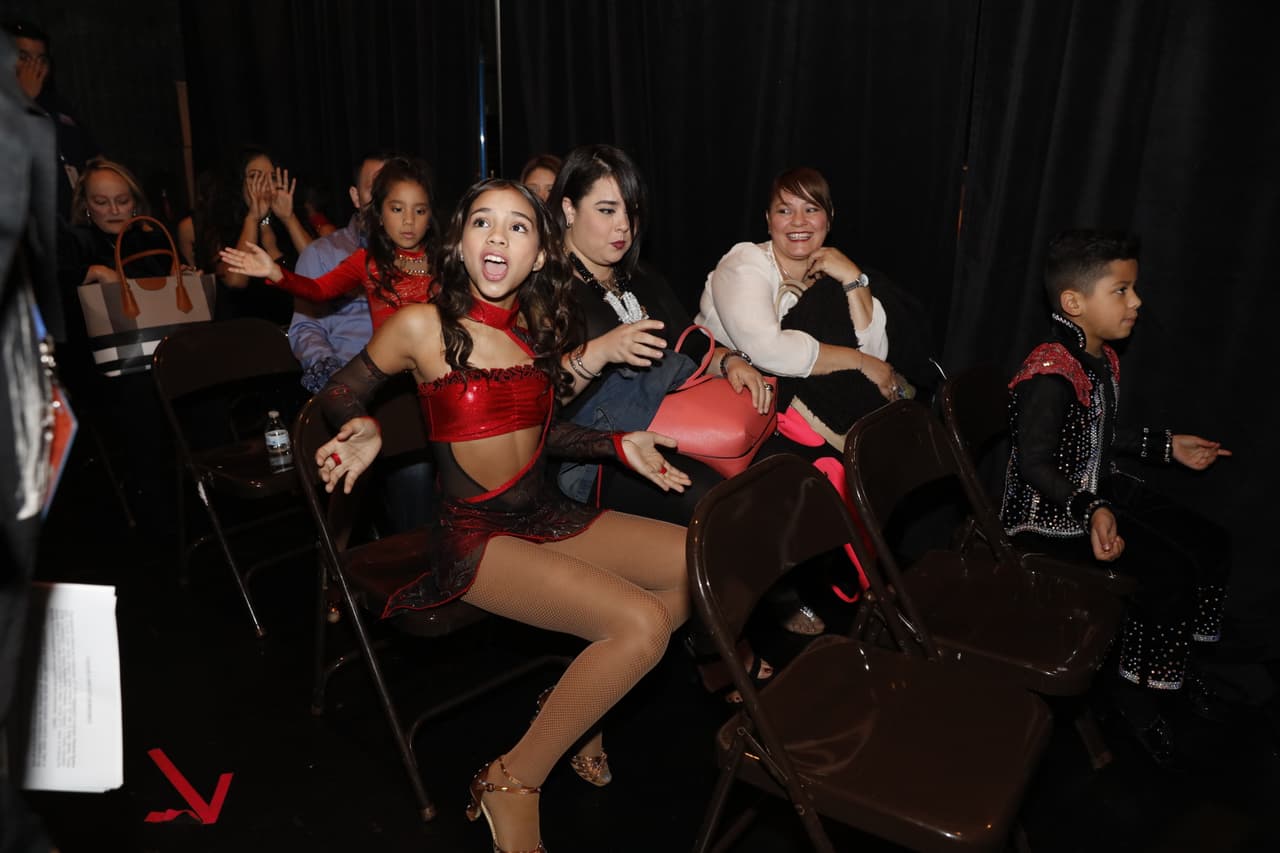 El día más esperado en la televisión llegó. Ya no más espera. Conocimos a cuatro pequeños con increíble talento. El equipo de Daniela Luján, Los Mega Minis, está conformado y si este fue el inicio no nos podemos esperar para lo que viene. ¿Te gustó este arranque?