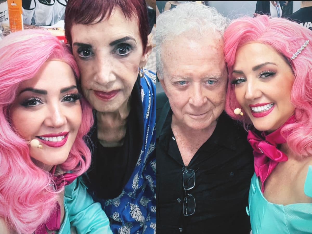Andrea Legarreta con sus papás previo al estreno de 'Vaselina Timbiriche'.