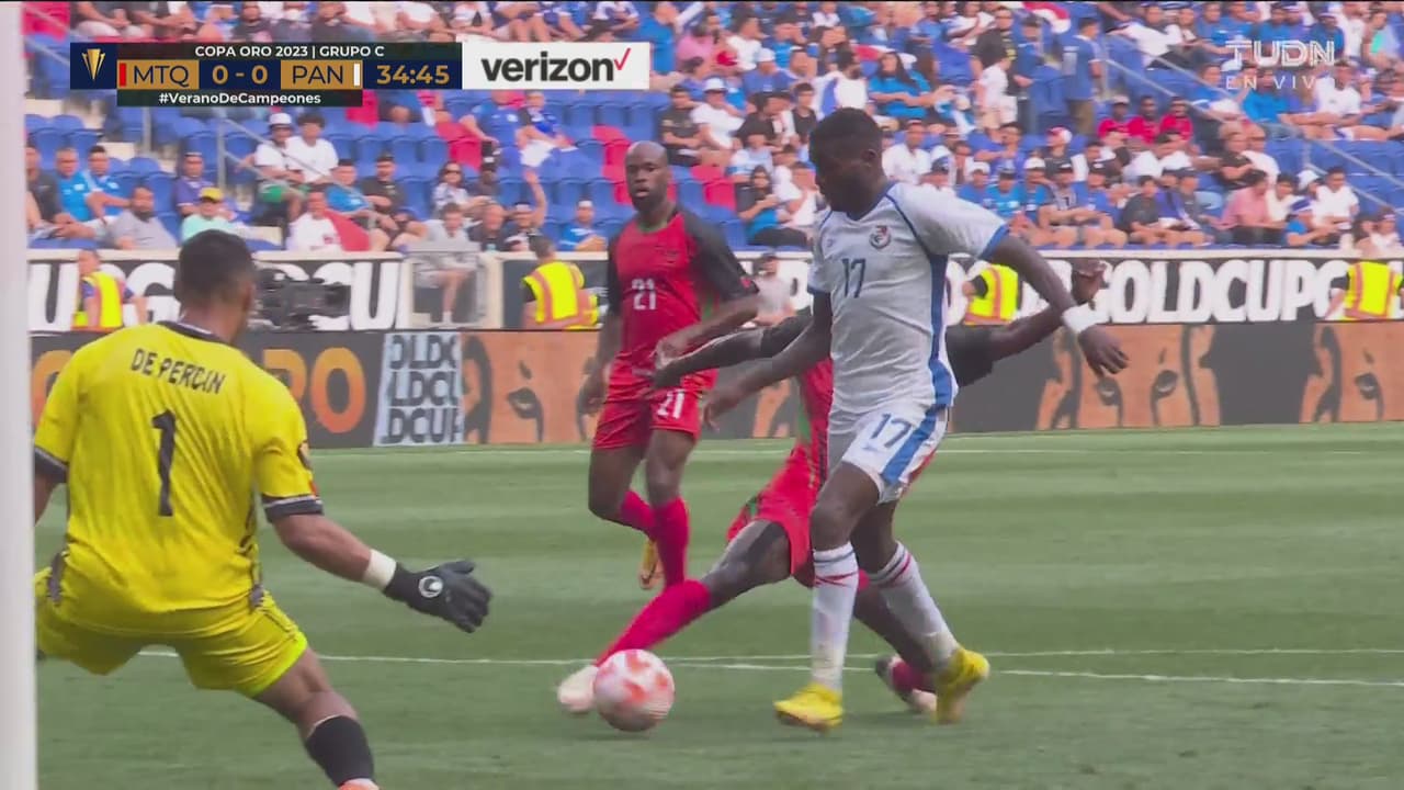 ¡Era el primero…Y no pudo hacerlo! Michalet arrebata el gol a Panamá