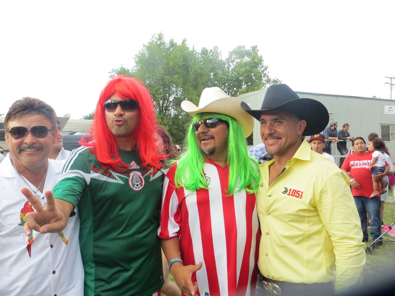 El Bueno, La Mala y el Feo armaron tremendo relajo en Fiestas Patrias 2015 y se la pasaron a todo dar.