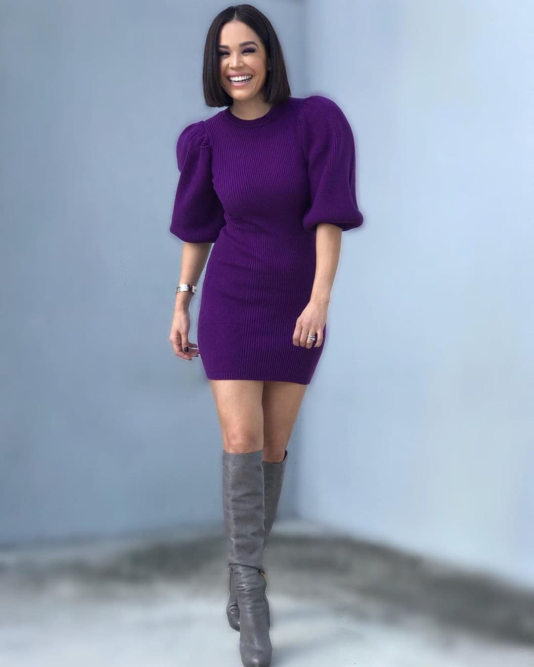 Las mangas 'oversize' son el acento en la moda de otoño, por lo que no puede faltar en tu guardarropa alguna prenda con este detalle.