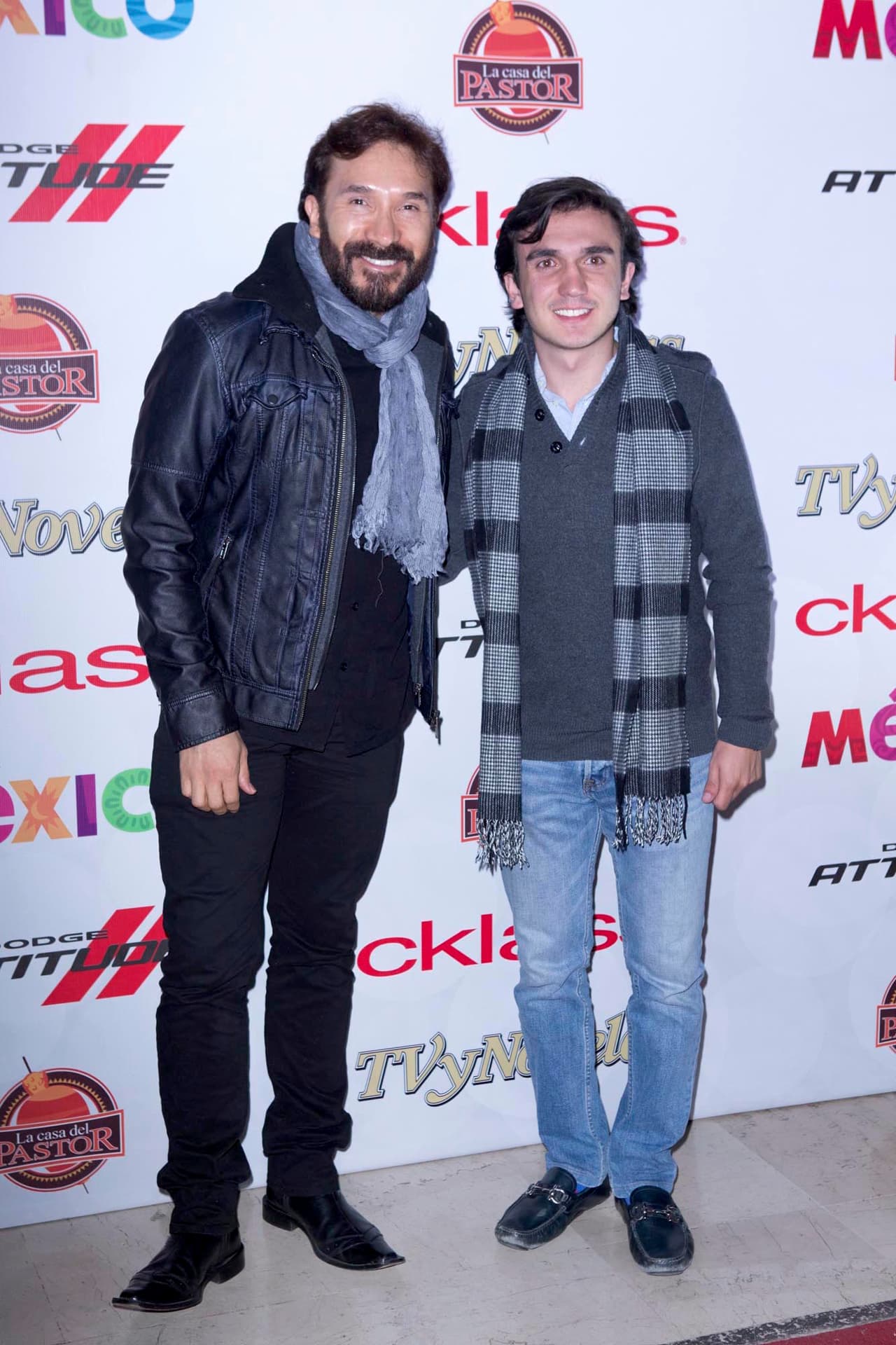 La amistad entre 
<b>Luis Manuel Ávila</b> y 
<b>Miguel Pérez</b> creció de tal manera que después del éxito de esta serie decidieron montar un show teatral juntos, recibiendo la inmediata aceptación del público.