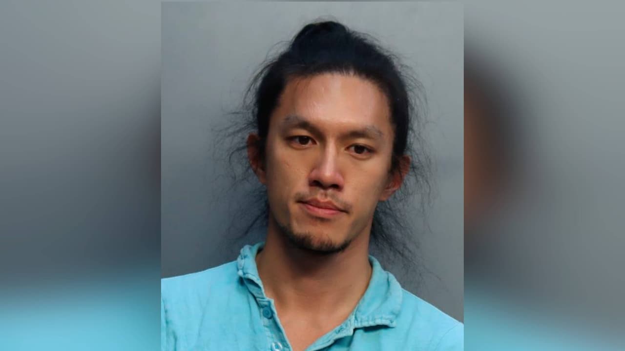 Arrestan a hombre de Miami Beach acusado de filmarse agrediendo sexualmente a una mujer dormida