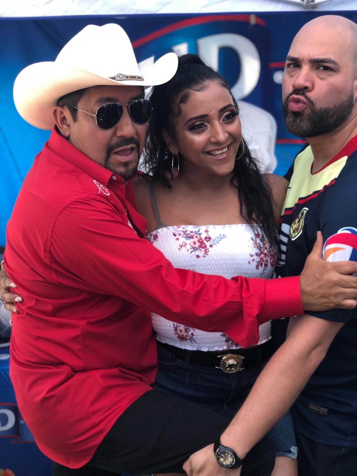 Y junto a
<b>El Pelón</b> hicieron de las suyas para divertir al público.