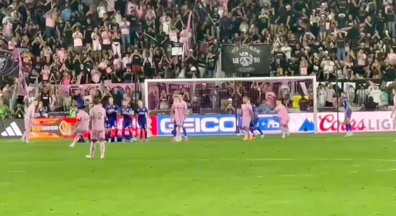 ¿Cómo bajó la pelota? El golazo de Messi desde diferentes cámaras
