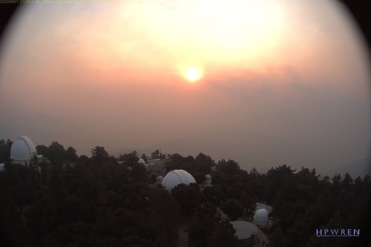 Incendio 'Bobcat' destruye 4,800 acres y obliga evacuaciones en el Bosque Nacional de Los Ángeles