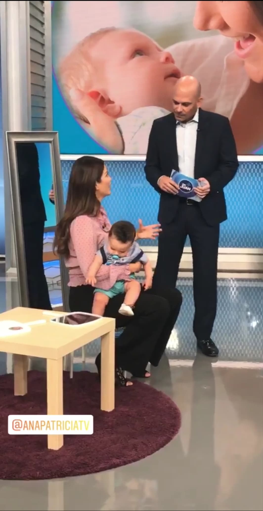 Ana Patricia contó que optó por la estimulación prenatal utilizando la música instrumental como medio, asimismo, señaló que realizó esta misma actividad con su hija Giulietta, quien este año cumplirá 4 años. Dijo que ahora le platica y le canta a Gael para desarrollar sus habilidades de comunicación.
<br>